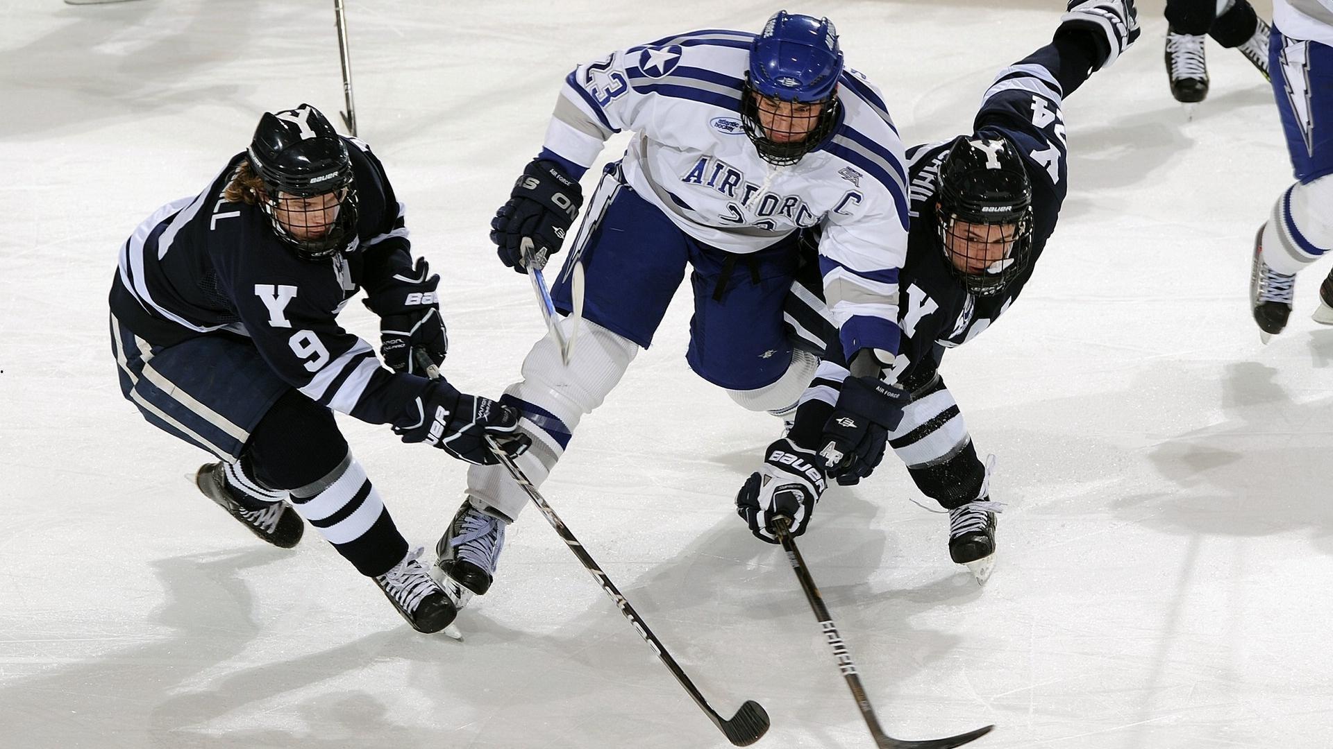 当哨声响起,安东尼-泰勒与社交媒体时代的裁判困境
